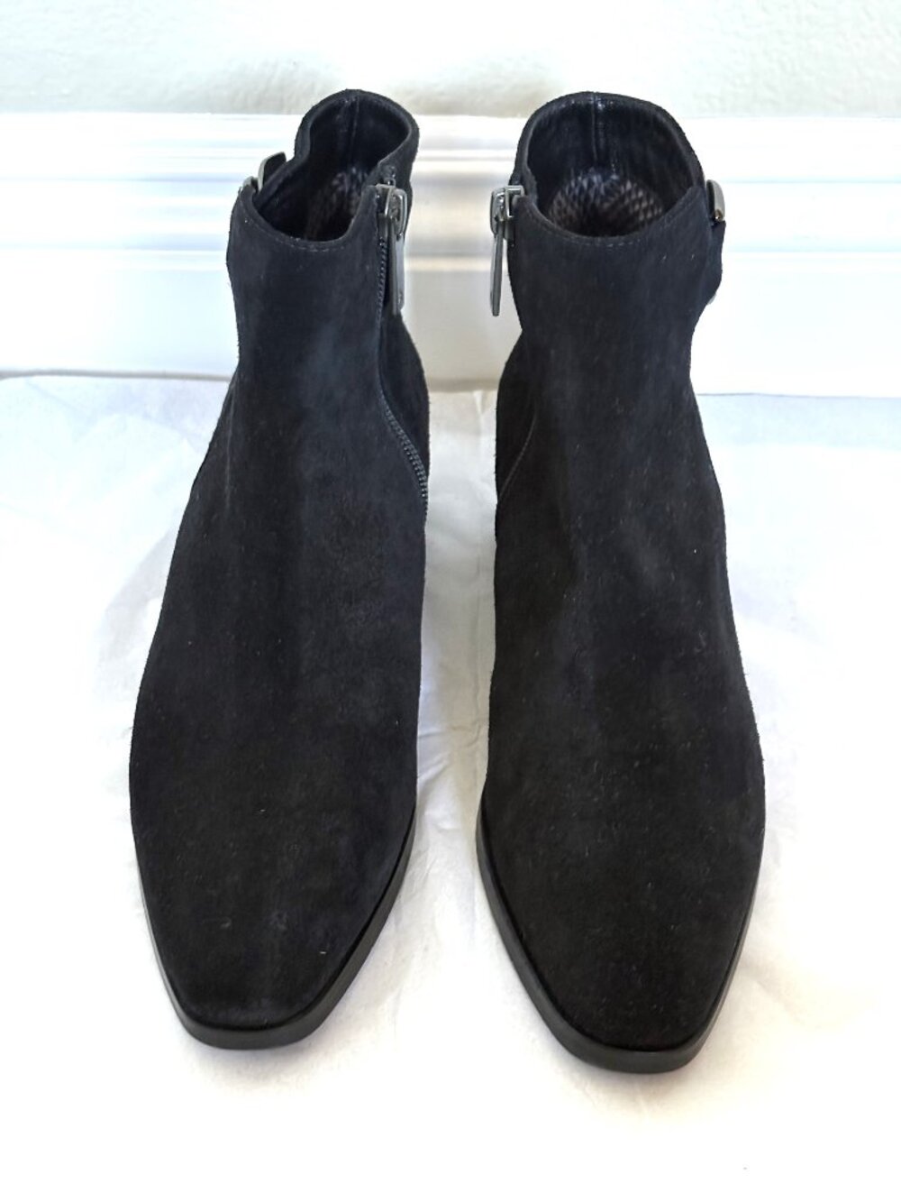 NWOB AQUATALIA 'FARIA' BLACK SUEDE ZIP ANKLE BOOTS SIZE: 6.5
